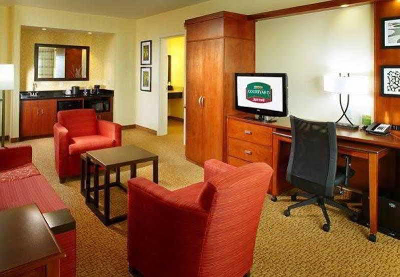 Courtyard By Marriott Pittsburgh Washington Meadow Lands Exterior foto